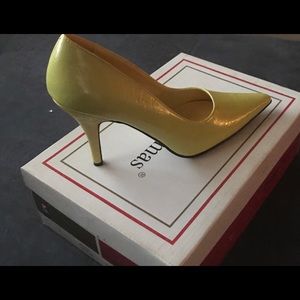 Pierre Dumas Pumps